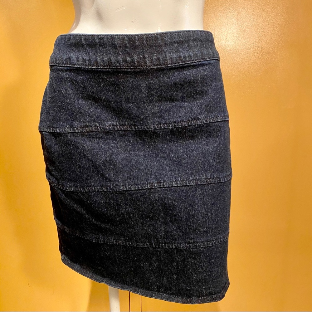 NEw York & Company dark denim mini skirt, size 10